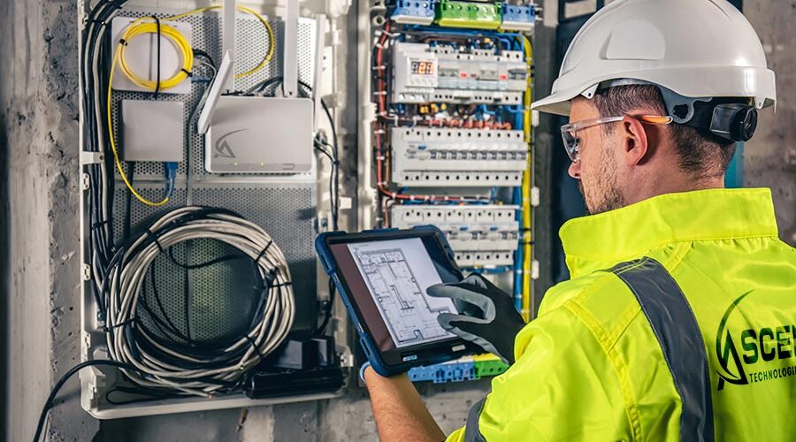 Ascend-Managed-Services-Technician-Working Ascend-Managed-Services-Technician-Working
